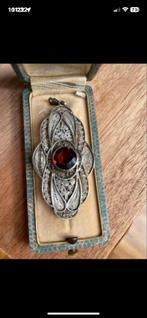 Antieke Zilveren Filigrain Hanger met Rode Steen, Gebruikt, Overige voorstellingen, Ophalen of Verzenden, Met edelsteen