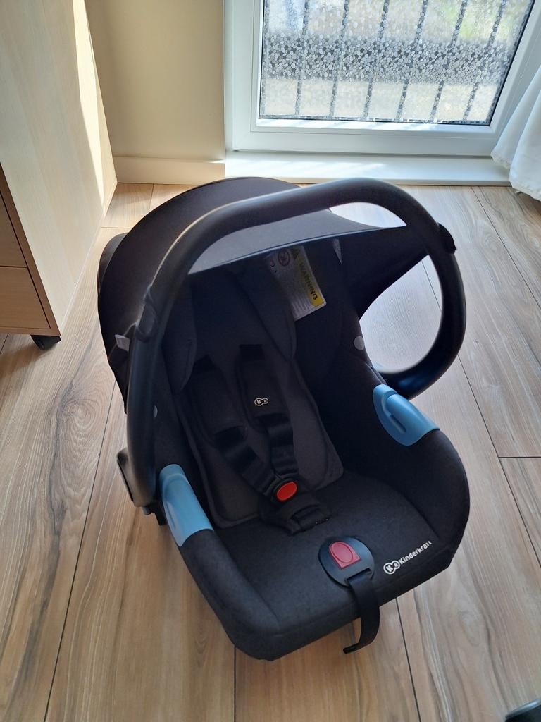 Kinderkraft autostoeltje/maxicosi, incl. verkleiner, Autogordel, Zo goed als nieuw, 0 t/m 13 kg, Ophalen