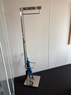 Strakke staande kapstok met paraplubak, Ophalen, Gebruikt, Metaal, Staande kapstok
