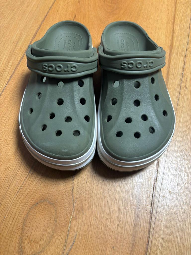 Groene Crocs, Ophalen of Verzenden, Zo goed als nieuw, Groen, Slippers