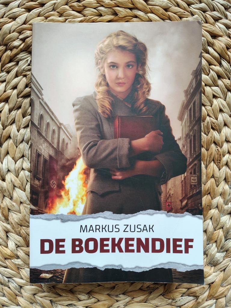 Markus Zusak - De boekendief, Boeken, Ophalen of Verzenden, Gelezen