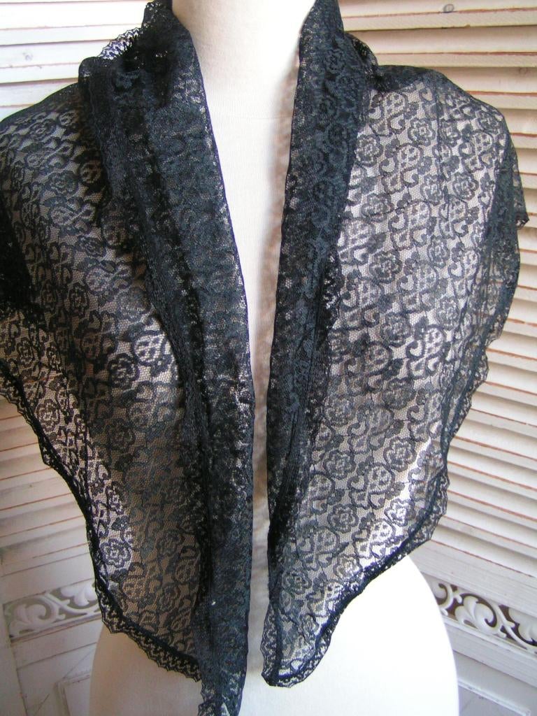 zwarte kanten sjaal nr XX 643, Verzenden, Zo goed als nieuw, Maat 38/40 (M), Sjaal