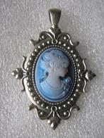 Zilver Kleurige Metalen Hanger met Metallic Blauwe Camee, Verzenden, Gebruikt, Zilver, Overige materialen