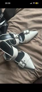 Bershka witte hakken maat 37 nieuw, Ophalen of Verzenden, Nieuw, Wit, Pumps