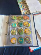 3 mappen: 2 met ijzeren munten, 1 met vintage Flippo's, Ophalen of Verzenden, Verzameling, Met verzamelmap(pen)