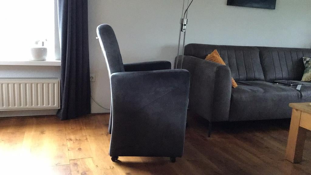 Grijze stoel met wieltjes, Ophalen, Gebruikt, Minder dan 75 cm, Stof