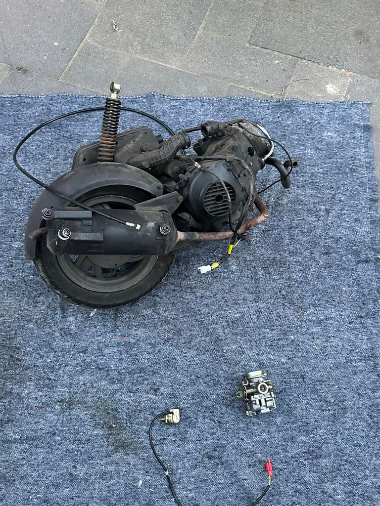 Motorblok Kymco 50cc (wel of niet werkend), Fietsen en Brommers, Brommeronderdelen | Scooters, Ophalen, Gebruikt, Blok, Kymco