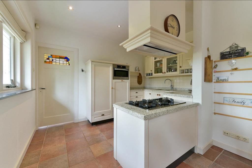 Gratis keuken ophalen, zelf uitbreken op 2 mei, Ophalen, Gebruikt, Wit, Hoekkeuken