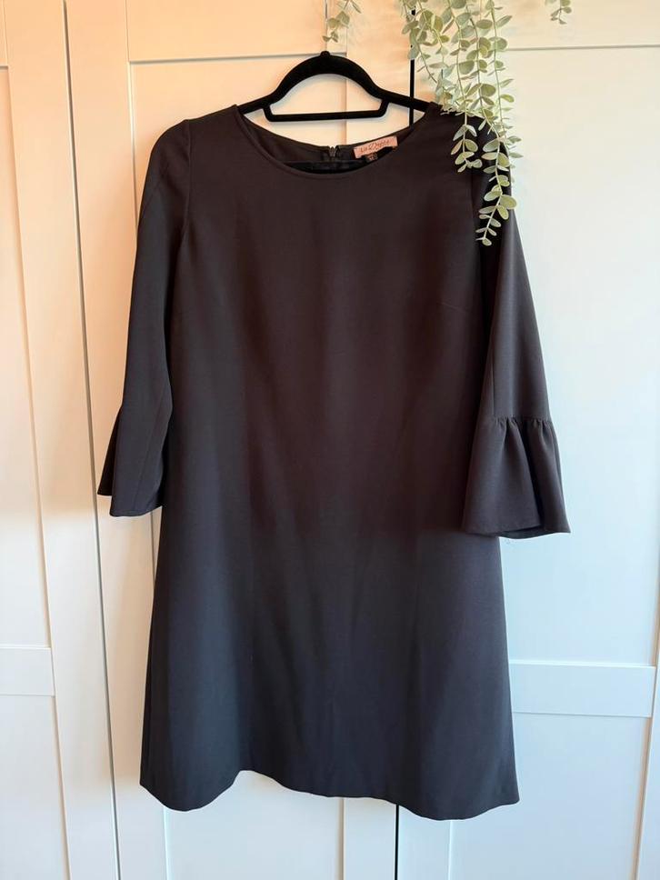 LaDress jurkje Sophie, maat M. Zwarte crepesatijn, Kleding | Dames, Jurken, Zo goed als nieuw, Maat 38/40 (M), Zwart, Boven de knie