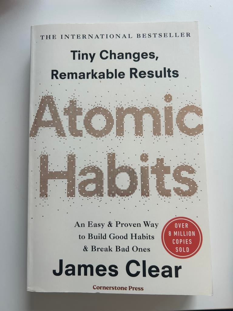 Atomic Habits - James Clear (Internationale Bestseller), Boeken, Ophalen, Zo goed als nieuw
