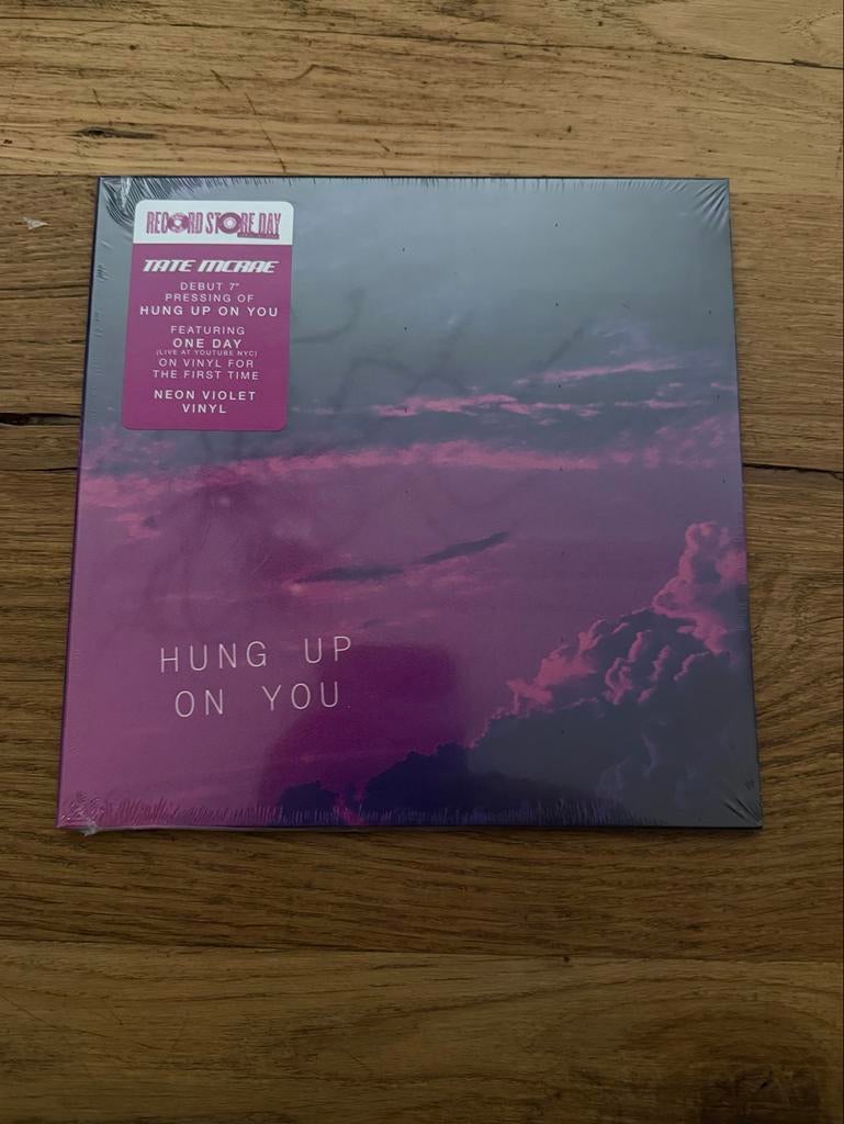 Tate McRae - Hung Up On You - Record Store Day - Neon Violet, 7 inch, Geseald, 2020 tot heden, Ophalen of Verzenden