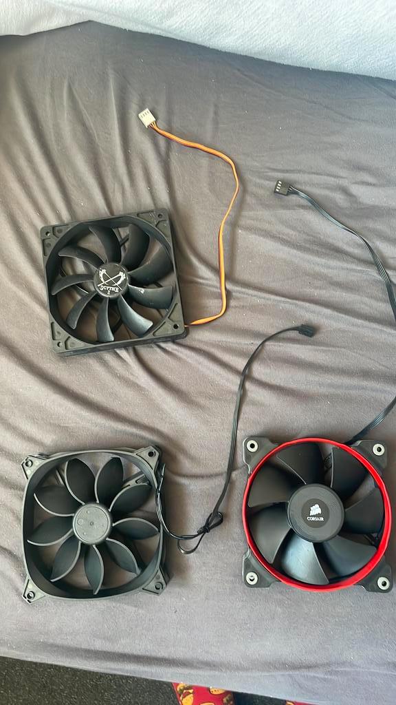 Diverse pc (case) fans, Computers en Software, Computerkoelers, Zo goed als nieuw, Luchtkoeling, Ophalen of Verzenden