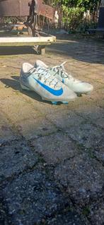 Voetbalschoenen - Zie foto's voor vlek, Ophalen of Verzenden