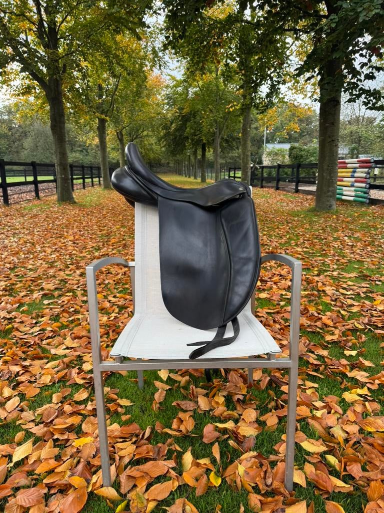 Mooi Hulsebos zadel 17,5”, Dieren en Toebehoren, Ophalen, Zo goed als nieuw, Dressuur