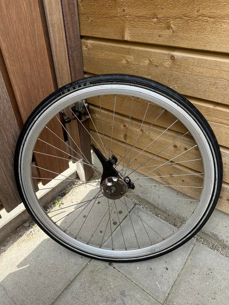 Voorwiel | 28 inch | Trommelrem | Shimano Nexus rollerbrake, Fietsen en Brommers, Zo goed als nieuw, Aluminium, Stadsfiets, Ophalen