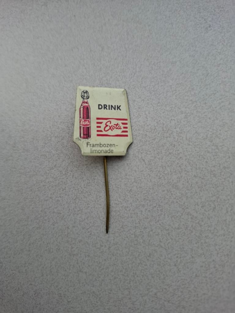 Vintage speldje pin prikker Exota Frambozenlimonade, Verzamelen, Ophalen of Verzenden