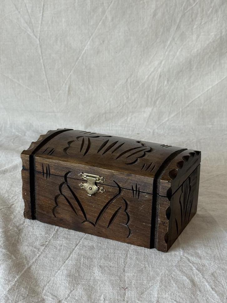 Vintage Handgesneden Sieradenkistje / Schatkistje, Antiek en Kunst, Curiosa en Brocante, Ophalen of Verzenden