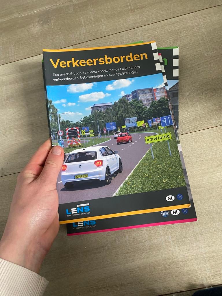 Theorie boekjes bromfiets/scooter - LENS Verkeersmiddelen, Verzenden, Zo goed als nieuw, Overige niveaus