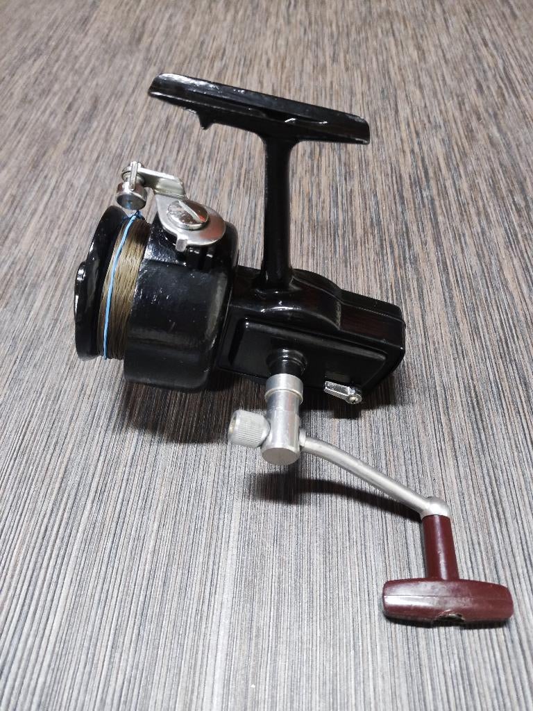 Daiwa 7701 Zeemolen Zwart # verzamel # vintage # nostalgie, Ophalen of Verzenden, Gebruikt, Molen