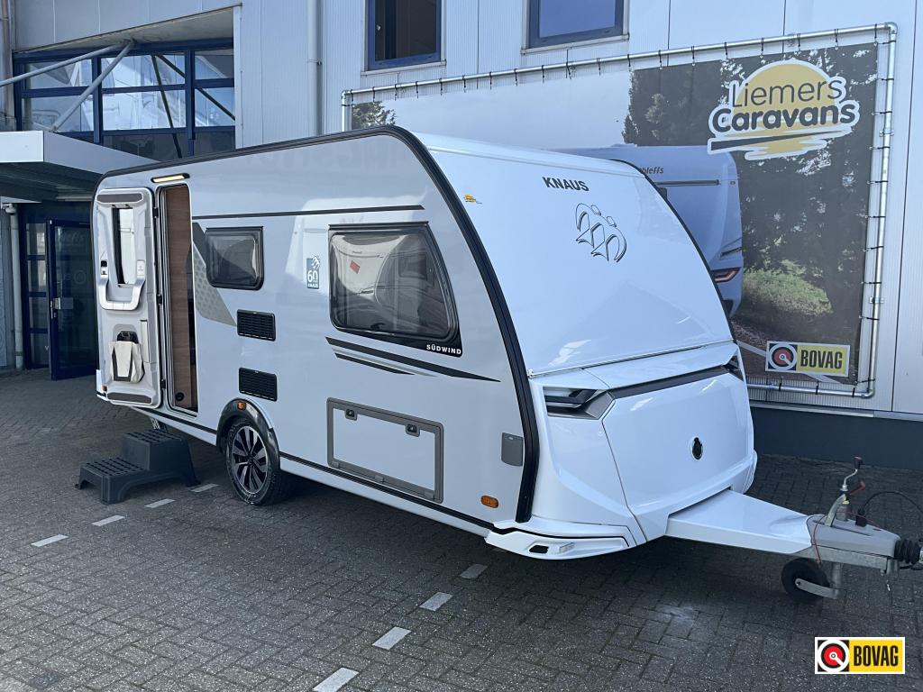 Knaus Sudwind 60 Years 460 EU MOVER-ENKELE BEDDEN, Caravans en Kamperen, Standaardzit, Bedrijf, 4 tot 5 meter, Knaus
