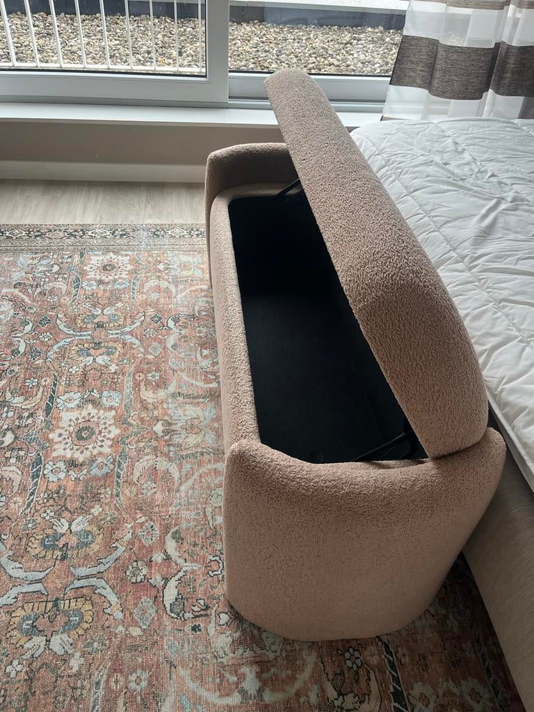 Bouclé Opbergbank - Zo goed als nieuw, Huis en Inrichting, Banken | Voetenbanken en Poefen, Ophalen, Minder dan 50 cm, 125 cm of meer