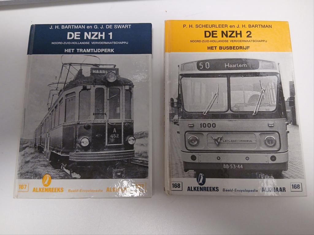 NZH OV 2x boekjes, Ophalen of Verzenden, Zo goed als nieuw, Tram, Boek of Tijdschrift