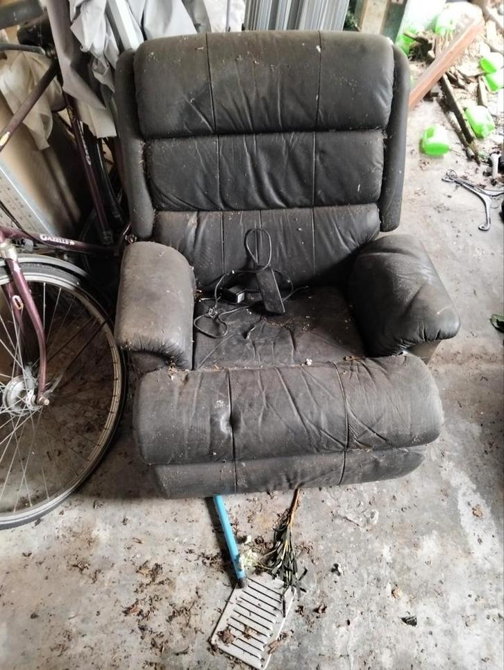 Massage stoel - Zwart - Gebruikt - Goede staat, Huis en Inrichting, Stoelen, Gebruikt, Eén, Leer, Zwart, Ophalen of Verzenden