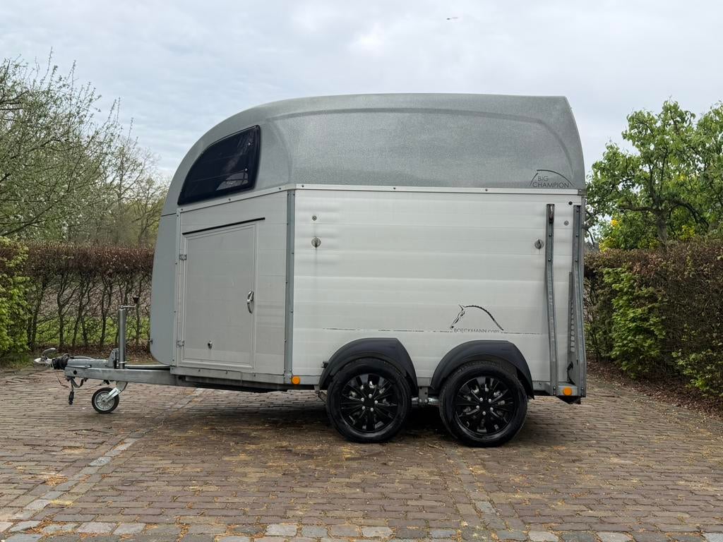 Mooie 2 paards Bockmann Big Champion vol alu zadelkamer, Dieren en Toebehoren, Paarden en Pony's | Trailers en Aanhangwagens, Ophalen