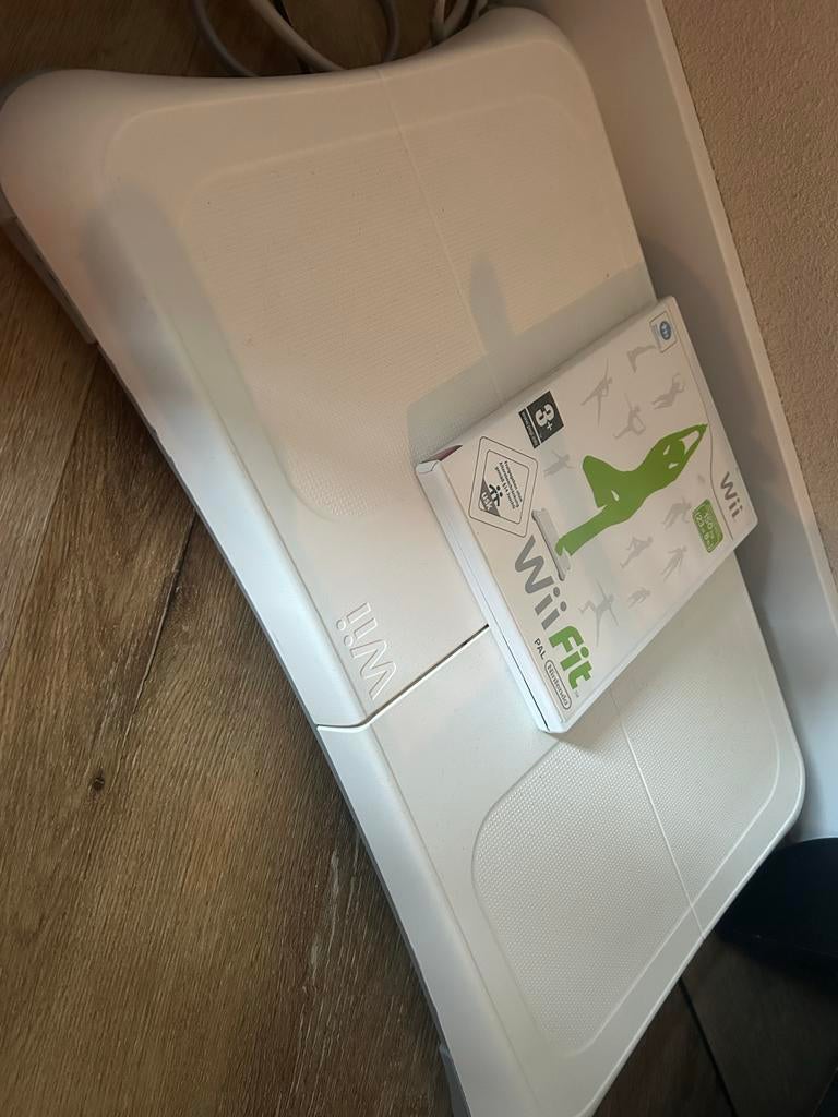 Wii Fit met Balance Board - Complete set voor fitnessplezier, Spelcomputers en Games, 1 speler, Eén computer, Ophalen of Verzenden