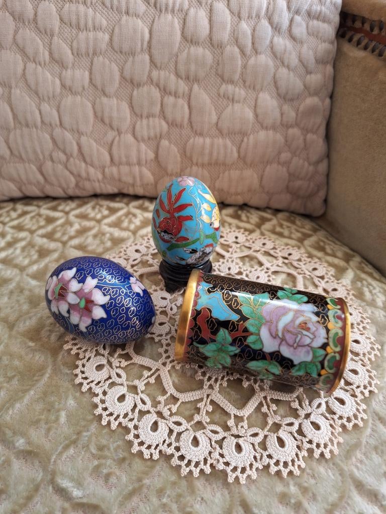 2 Vintage Cloisonne Eieren en 1 Lepelvaasje ** Mimosa **, Ophalen of Verzenden