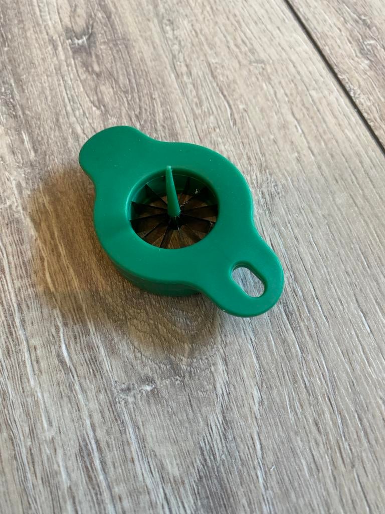 Groene eiersnijder / eierprikker, Kunststof, Ophalen of Verzenden, Overige merken, Groen