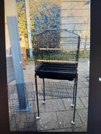 Vogelkooi op voet op standaard verrijdbaar, Ophalen of Verzenden, Zo goed als nieuw, Metaal, Vogelkooi