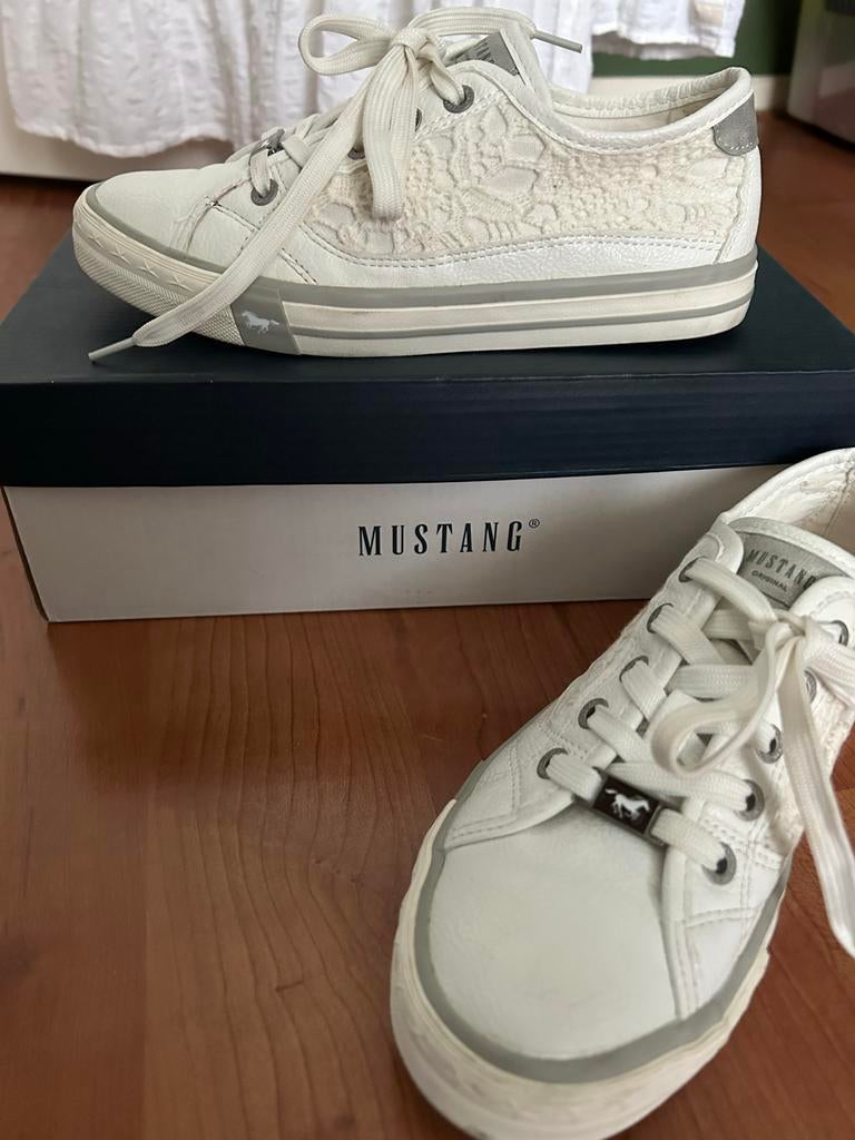 Mustang sneakers maat 37 - Wit met kant, Ophalen, Gedragen, Wit, Sneakers of Gympen