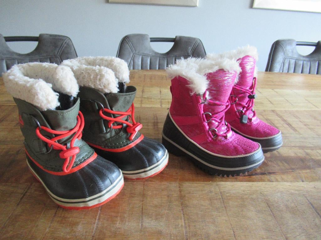 Sorel snowboots 2 paar maat 25 Groen en maat 27 Roze, Kinderen en Baby's, Kinderkleding | Schoenen en Sokken, Jongen of Meisje