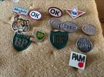 13 Vintage benzinepomp speldjes - Esso, BP, Mobil, Caltex, Ophalen of Verzenden, Gebruikt, Gebruiksvoorwerp