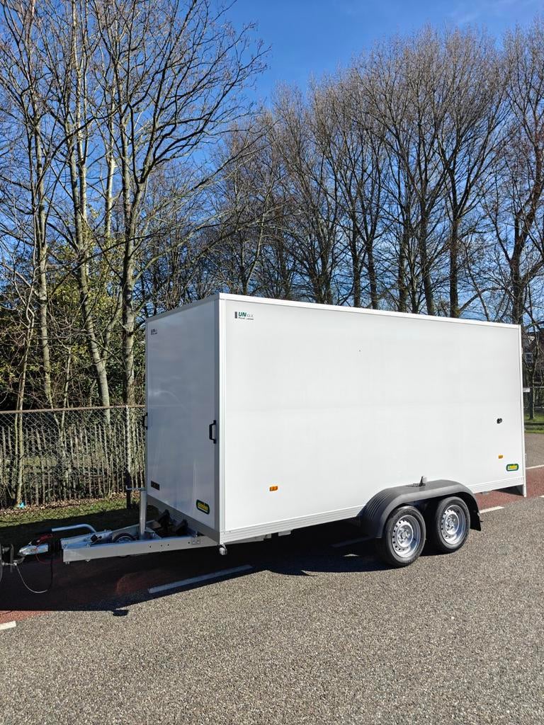 Demo Unsinn gesloten aanhanger BJ 2026, Ophalen of Verzenden, Zo goed als nieuw