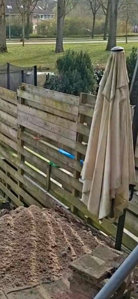 Gratis parasol, Tuin en Terras, Parasols, Gebruikt, Ophalen