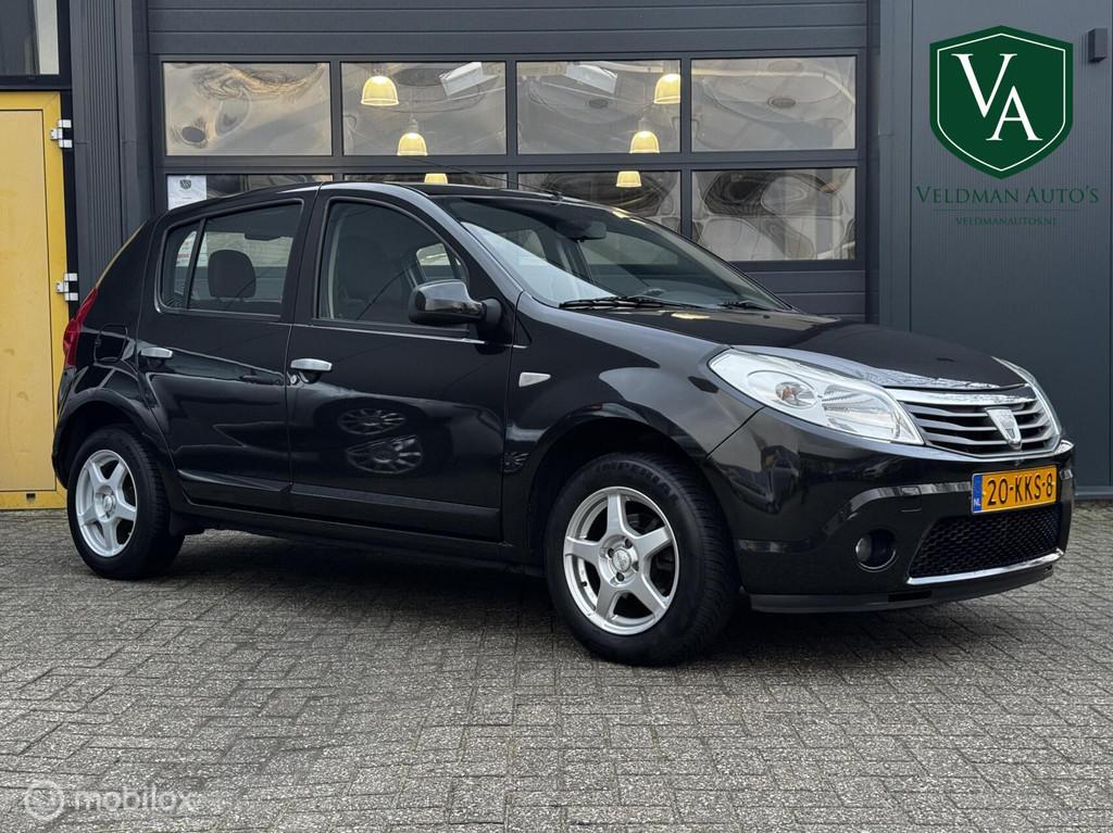 Dacia Sandero 1.2 Lauréate | Airco | trekhaak, Voorwielaandrijving, Gebruikt, 31 €/maand, Zwart