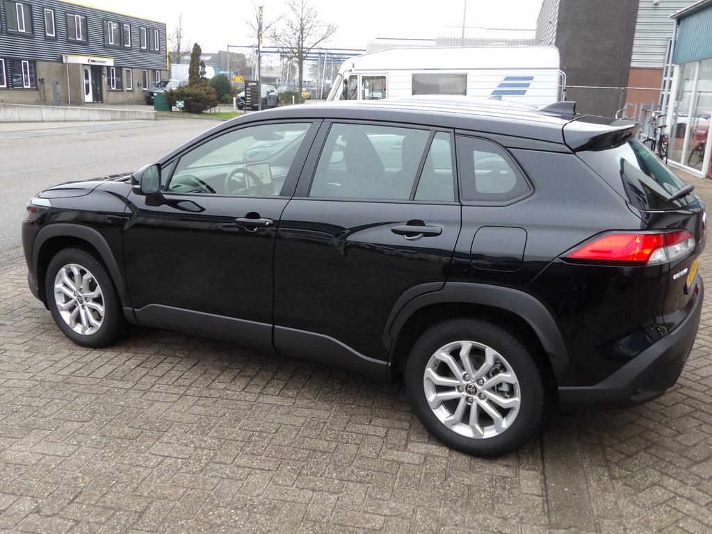Toyota Corolla Cross 2.0 High Power Hybrid Active (bj 2023), Auto's, Gebruikt, 4 cilinders, Zwart, Origineel Nederlands