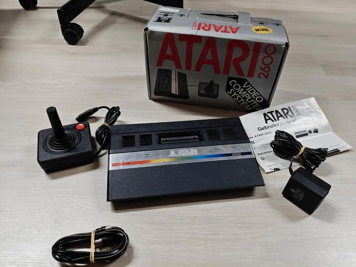 Atari 2600 CIB, Spelcomputers en Games, Spelcomputers | Atari, Gebruikt, Atari 2600, Met 1 controller, Ophalen of Verzenden