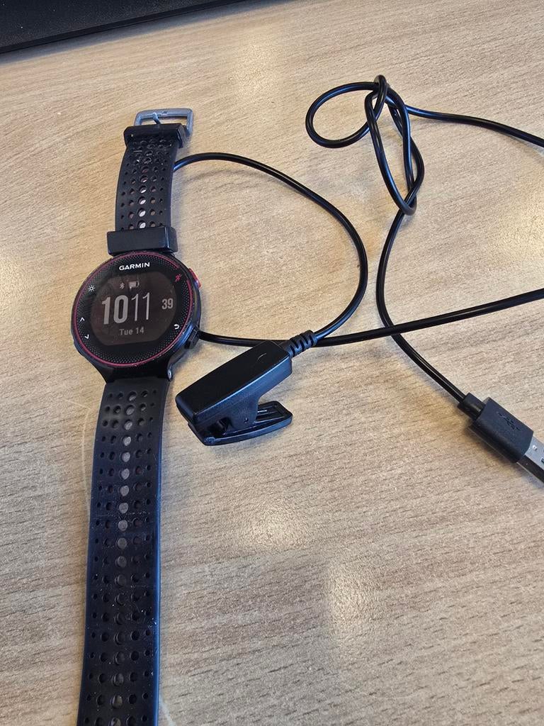 Garmin Forerunner sporthorloge met oplader, Ophalen, Gebruikt, Zwart, Garmin