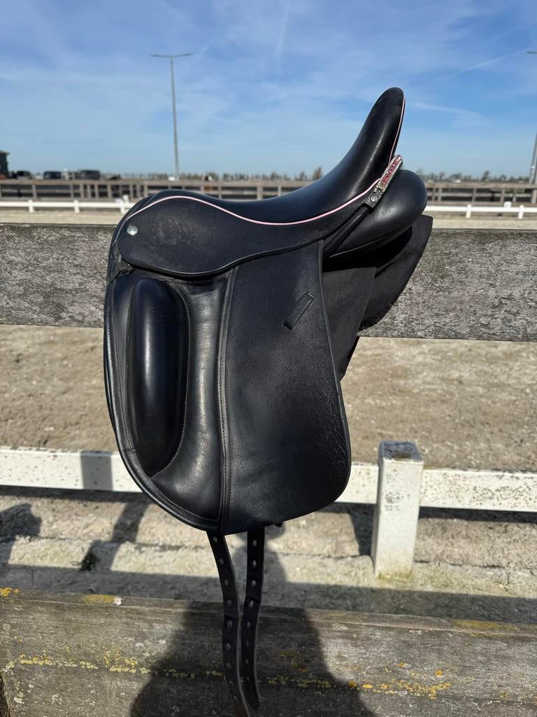 Pony dressuurzadel 15 inch Custom Wolfgang jr., Dieren en Toebehoren, Ophalen of Verzenden, Zo goed als nieuw, Dressuur