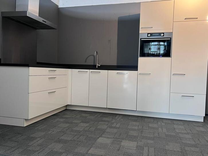 Complete mooie Siematic hoekkeuken met Atag apparatuur., Huis en Inrichting, Keuken | Complete keukens, Zo goed als nieuw, Hoekkeuken