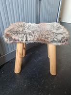 Decoratief krukje met bontzitting, Ophalen of Verzenden, Gebruikt, Hout