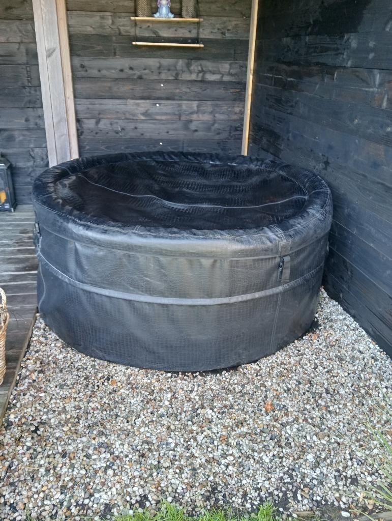 Leren spa jacuzzi van Exit toys, Tuin en Terras, Ophalen, Gebruikt, Filter, Vast