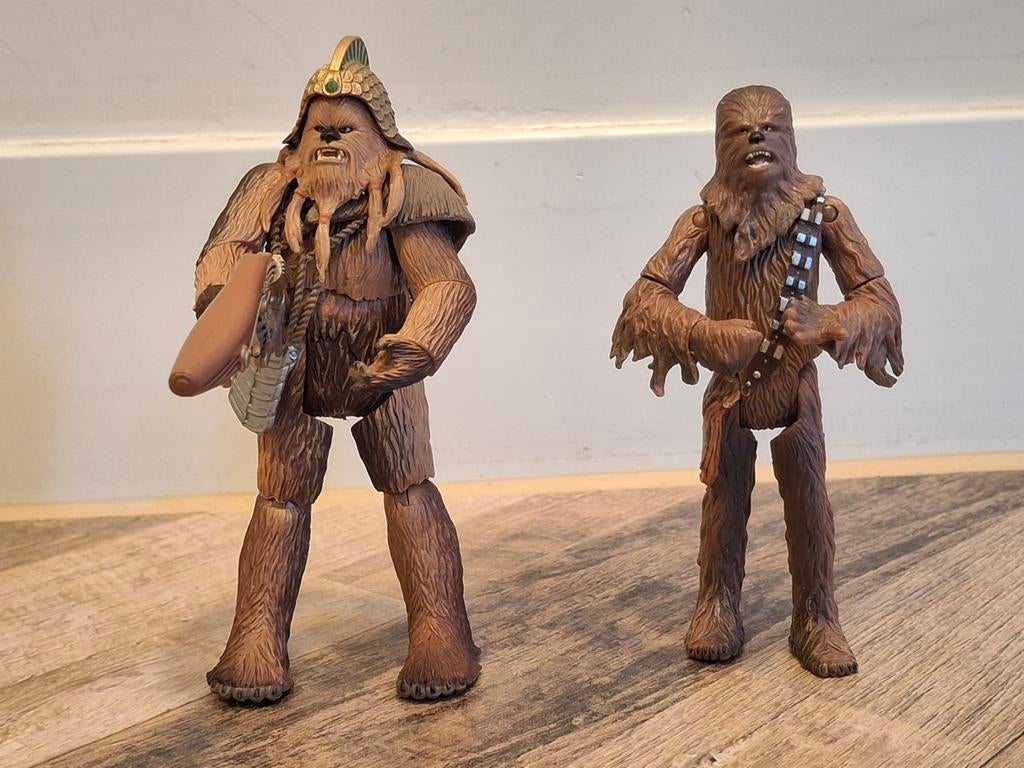 Star Wars 2 x Wookies. Warrior met helm en wapen en Chewie, Verzamelen, Star Wars, Ophalen of Verzenden, Actiefiguurtje