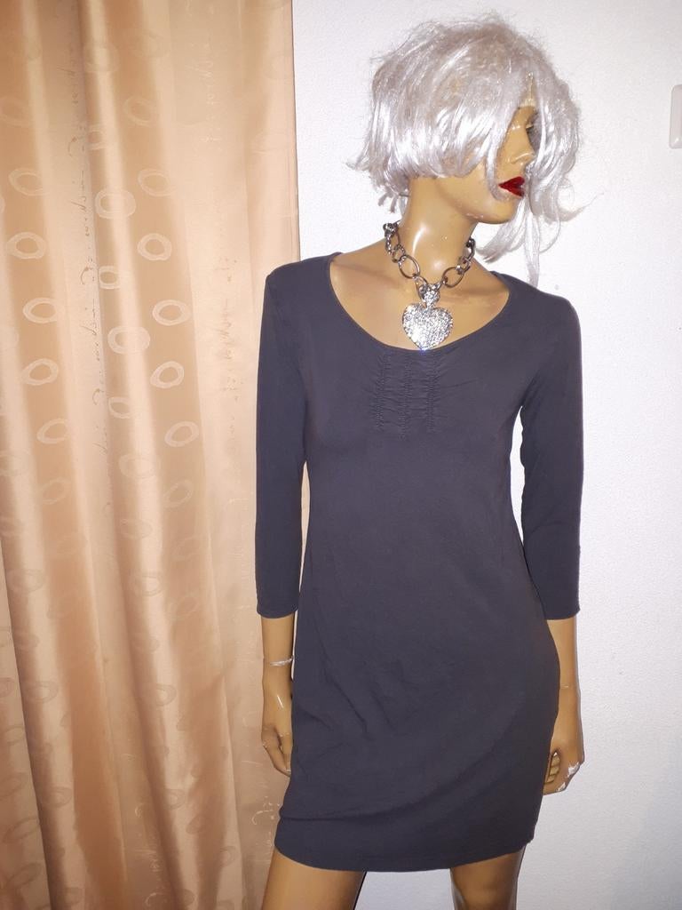 Donkergrijs jurkje met 3/4 mouwen Queen mum  maat S, Kleding | Dames, Jurken, Zo goed als nieuw, Maat 36 (S), Grijs, Boven de knie