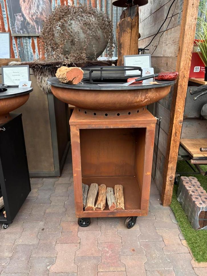 Plancha Hermano, Tuin en Terras, Houtskoolbarbecues, Nieuw, Met accessoires, Ophalen