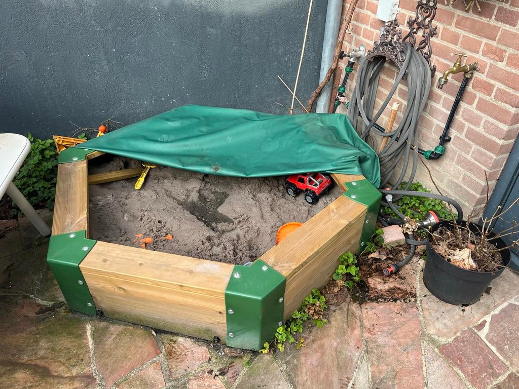 Zandbak Hörby Bruk 150 met afdekzeil, Ophalen of Verzenden, Gebruikt