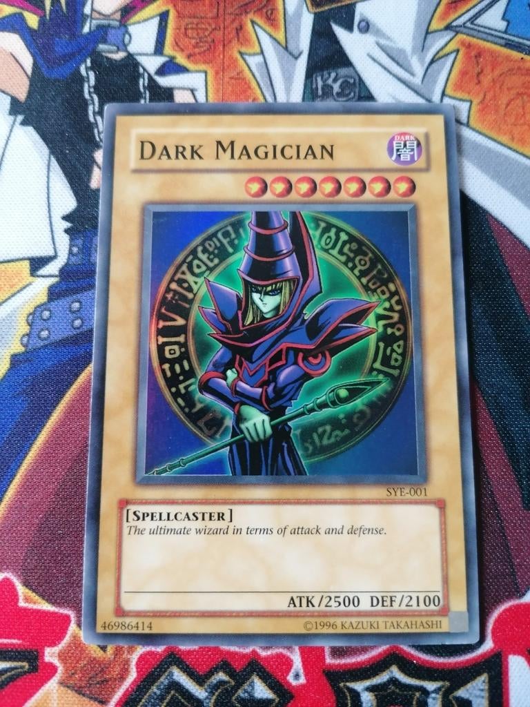 Dark Magician - Super Rare Starter Deck Yugi SYE - Yu-Gi-Oh, Ophalen of Verzenden, Zo goed als nieuw, Foil